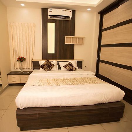 Benaka Suites Bangalore Exterior foto